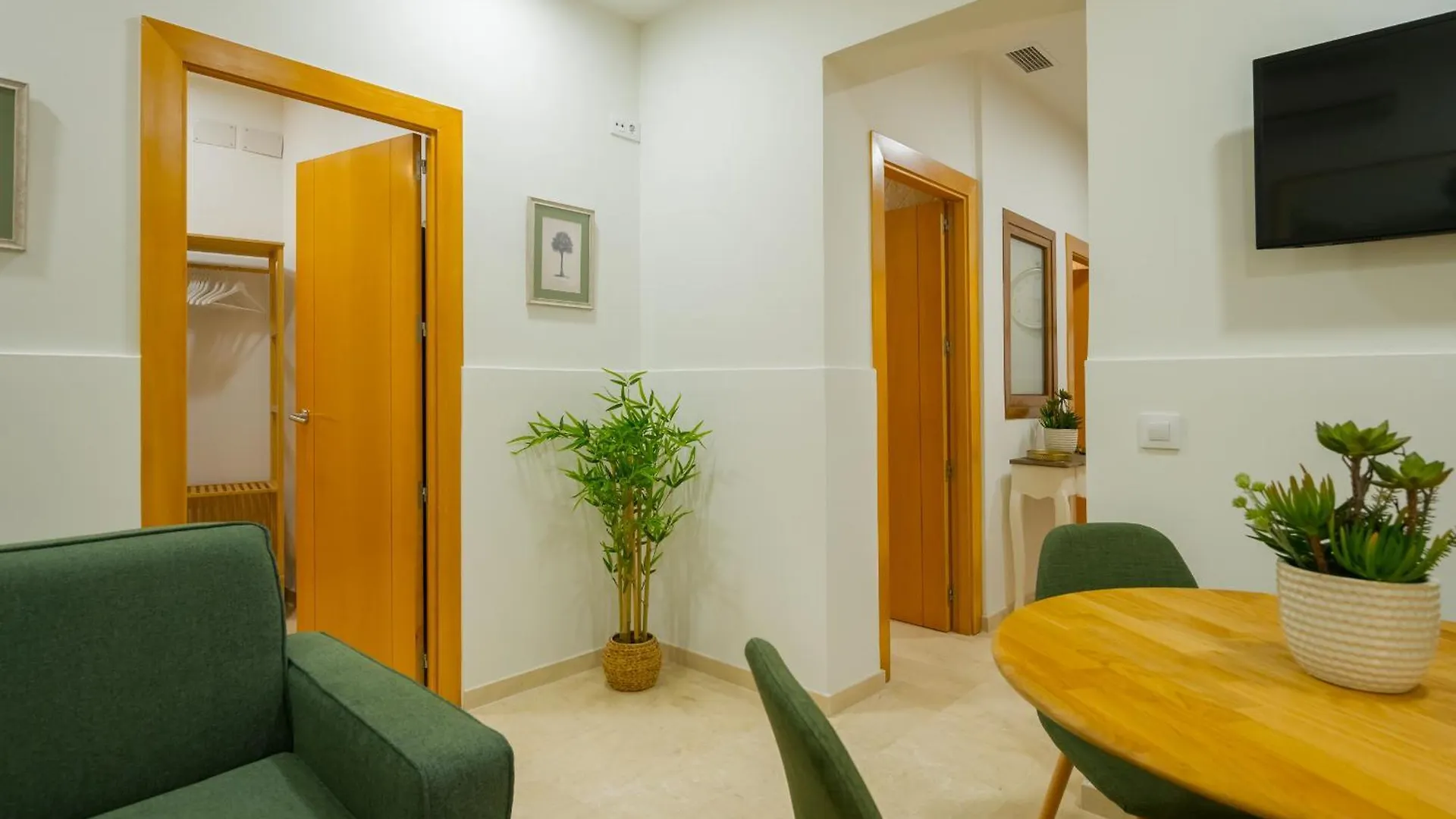 Fantastico 2H+1B Plaza Del Museo Apartment Seville