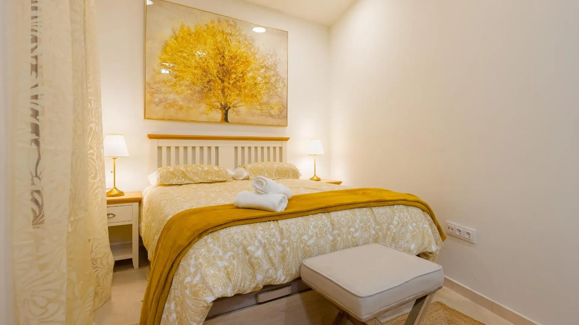 Fantastico 2H+1B Plaza Del Museo Apartment Seville